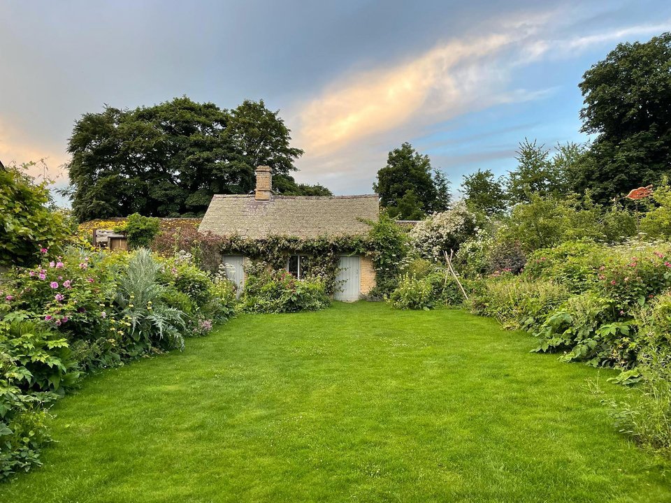 H πέτρινη αγροικία της Amanda Brooks και του συζύγου της, Christopher, χρονολογείται από το 1820 / Φωτογραφία: amandacbrooks/Instagram 