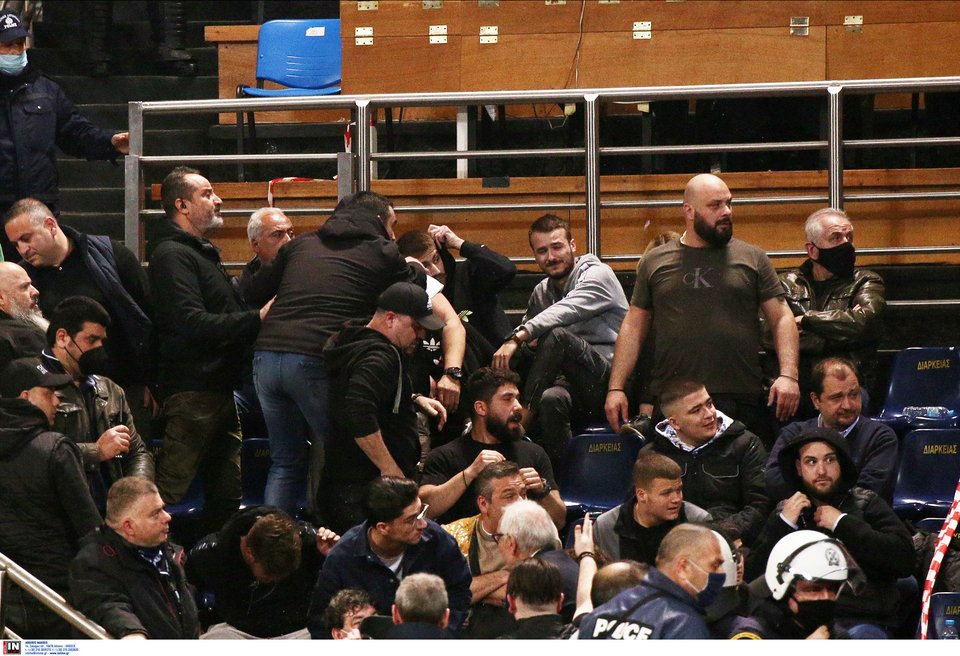 Επεισόδια στο Άρης - ΠΑΟΚ / Φωτογραφία: ΙΝΤΙΜΕ