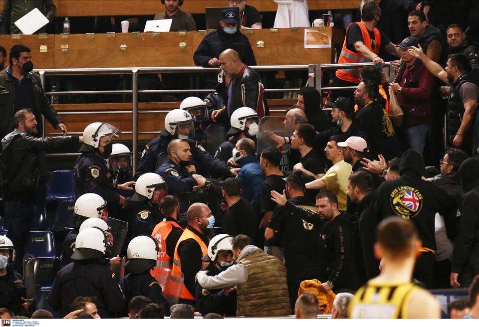 Επεισόδια στο Άρης - ΠΑΟΚ / Φωτογραφία: ΙΝΤΙΜΕ