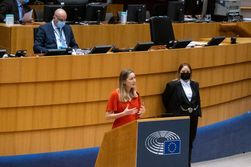 H Δανή ευρωβουλευτής Κίρα Μαρί Πίτερ- Χάνσεν, μία εκ των εισηγητών της θέσης του Ευρωκοινοβουλίου για το μισθολογικό χάσμα μεταξύ των φύλων
