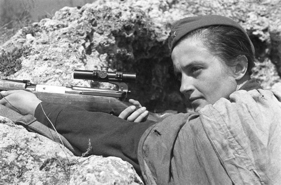 Η Ουκρανή Λιουνμτίλα Παβλιτσένκο σκότωσε 309 Γερμανούς στρατιώτες στον Β΄ Παγκόσμιο Πόλεμο και απέκτησε το προσωνύμιο «Λαίδη Θάνατος»