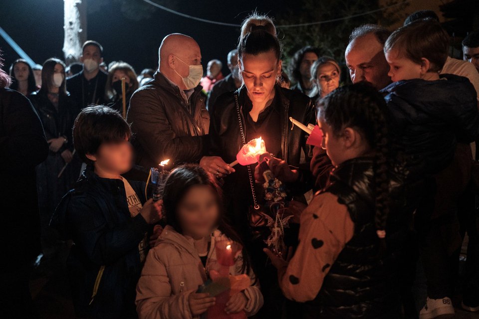 Ανάσταση, εκκλησία, πιστοί