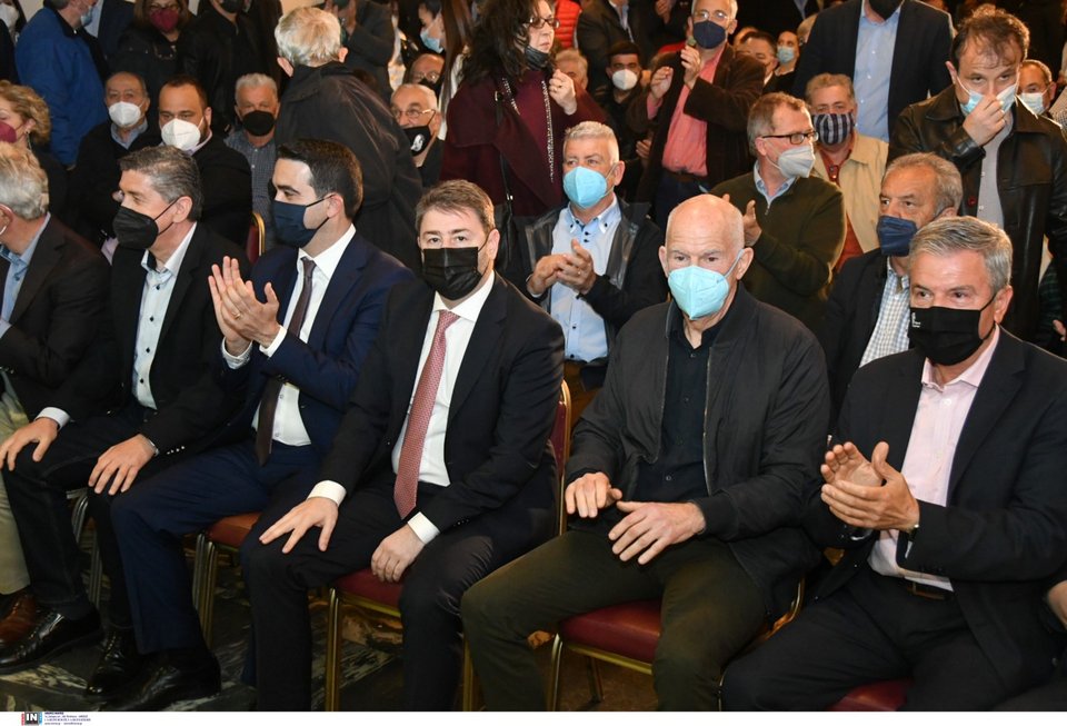 Ο Νίκος Ανδρουλάκης δίπλα δίπλα με τον Γ. Παπανδρέου / Φωτογραφία: Intimenews/ΑΛΕΞΟΠΟΥΛΟΣ ΑΝΔΡΕΑΣ