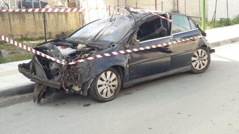 Το αυτοκίνητο του νεαρού που έχασε τη ζωή του σε δυστύχημα στα Φάρσαλα / tinealarissa.gr