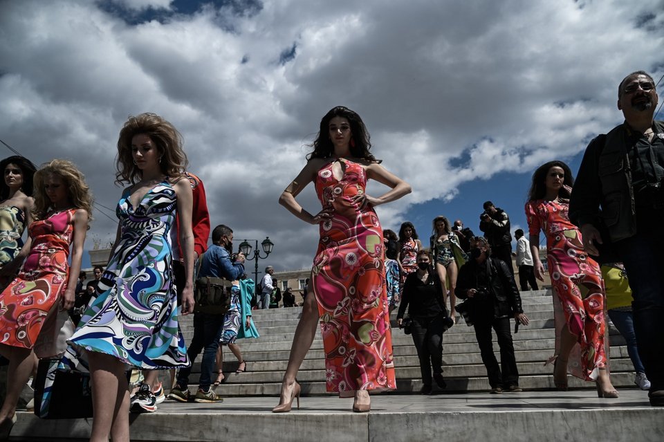 Επίδειξη μόδας στην Πλατεία Συντάγματος