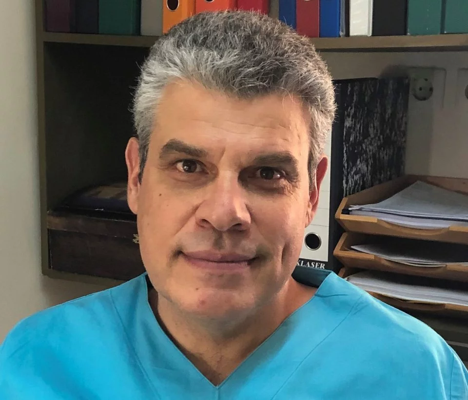 Καθηγητής Πνευμονολογίας, υπεύθυνος του ιατρείου long COVID του Ευαγγελισμού, Ιωάννης Καλομενίδης