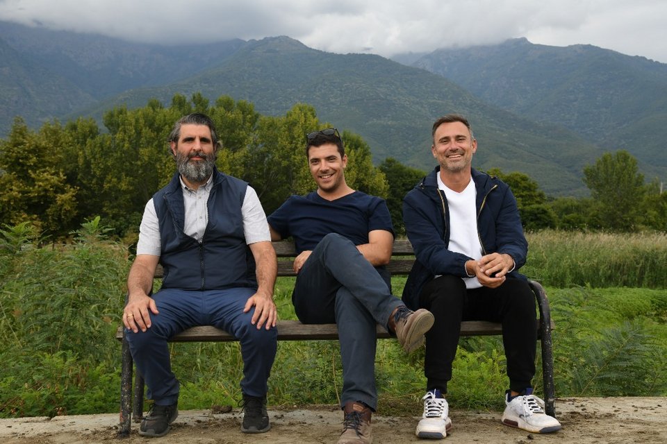 Γιώργος Γάλλος και Πάνος Νάτσηςμε τον σεναριογράφο Γιώργο Καπουτζίδη. Σέρρες