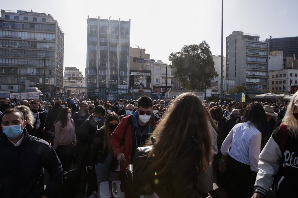 Κορυφώνεται η έξοδος του Πάσχα: Χθες από το λιμάνι του Πειραιά αναχώρησαν 13.177 επιβάτες / ΑΝΑΣΤΑΣΗΣ ΝΑΡΕΚΙΑΝ/ EUROKINISSI