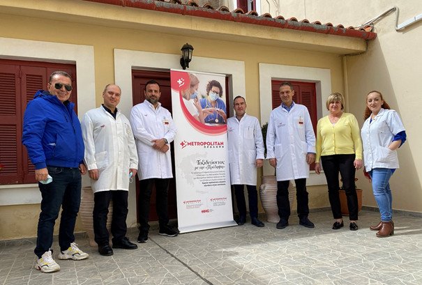 Από αριστερά οι κ.κ: Ηλίας Αλεξάκης, Υπεύθυνος Γραφείου Τύπου, Βασίλειος Τρίγκας Χειρουργός Μαστού, Ιωάννης Παληός Καρδιολόγος, Ευάγγελος Νικολόπουλος Αγγειοχειρουργός, Δημήτριος Δόβρης Ορθοπαιδικός Χειρουργός, Χρύσα Σεγκούνη Αντιδήμαρχος Δελφών, Βάνα Νταβίου Νοσηλεύτρια