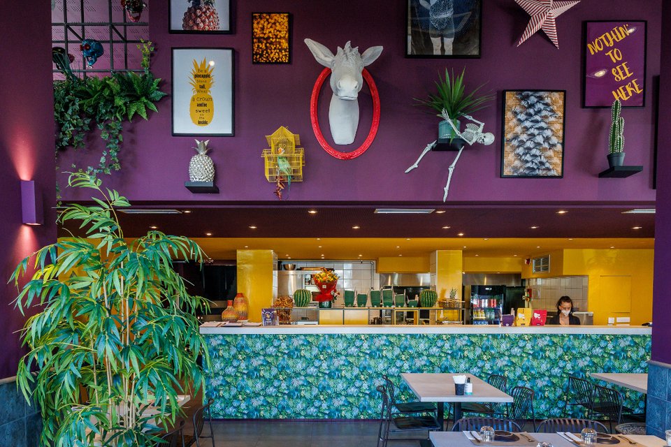 H πολύχρωμη κουζίνα του Mexha στο Μαρούσι./Φωτογραφία Dimitris Michailaras για το iefimerida