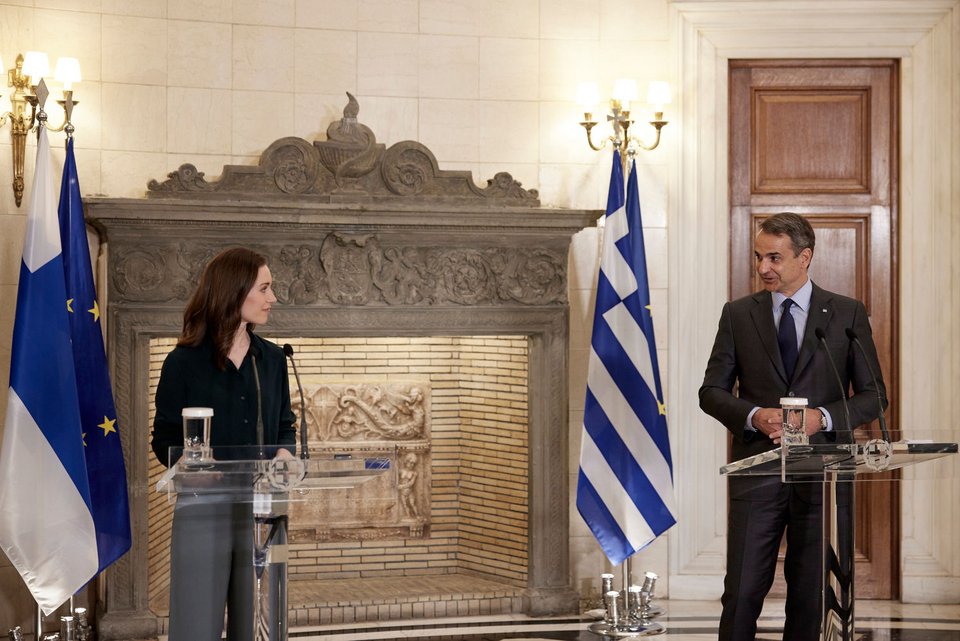 Ο Κυριάκος Μητσοτάκης με τη Σάνα Μάριν στη συνέντευξη Τύπου μετά τη συνάντησή τους