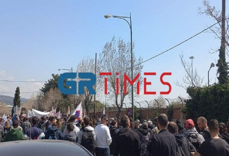 Θεσσαλονίκη: Επεισόδια με την αστυνομία και χημικά στην Πύλη 14 του Λιμανιού / grtimes.gr