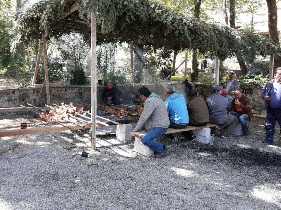 Λάκκοι στη Λιβαδειά το Πάσχα