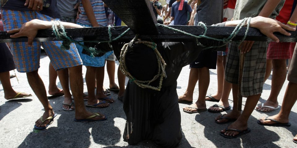 Αναπαράσταση της Σταύρωσης στις Φιλιππίνες / AP Photo/Pat Roque