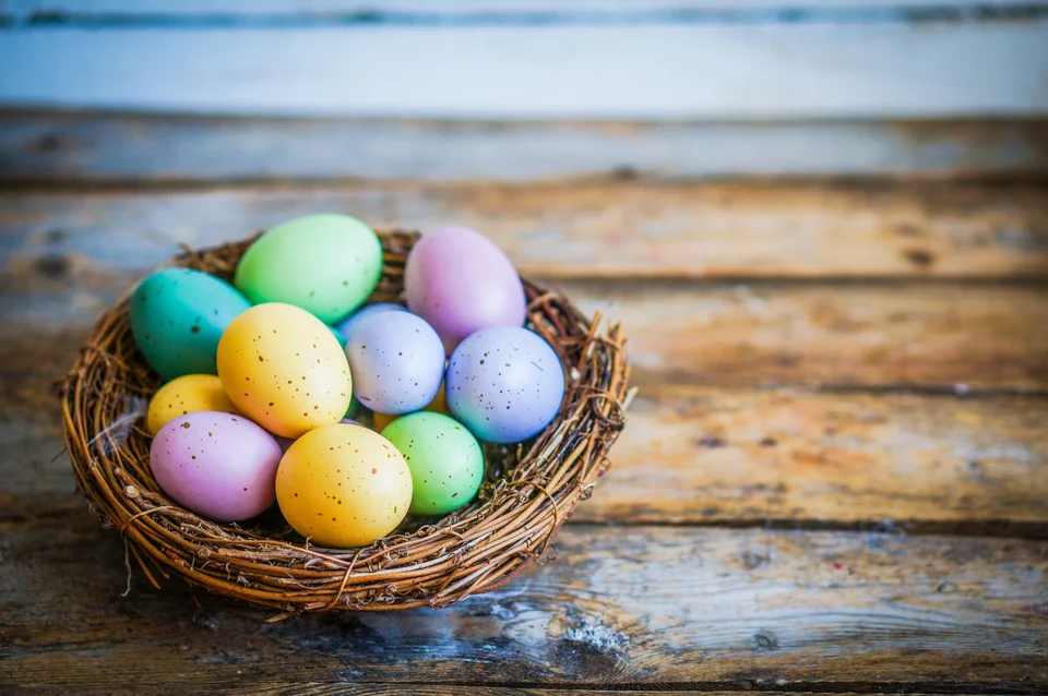 πολύχρωμα αυγά για Πάσχα