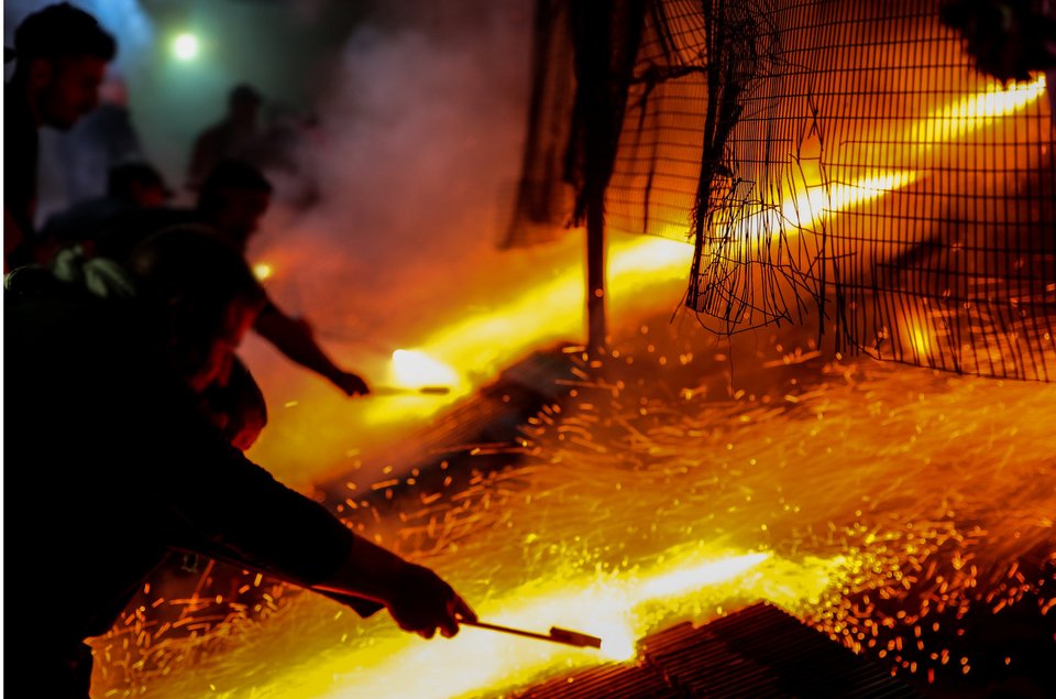 Ο ρουκετοπόλεμος στο Βροντάδο είναι σήμα κατατεθέν στη Χίο το Πάσχα /Φωτογραφία: Αναγνώστου Κωνσταντίνος-Intimenews-Chiosphotos.gr