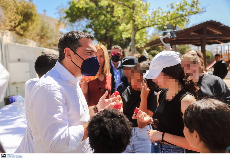 Ο Αλέξης Τσίπρας επισκέφθηκε ανήμερα του Πάσχα το παιδιικό χωριό χωριά SOS στη Βάρη - Φωτογραφία: Γ.Τ ΣΥΡΙΖΑ / ANDREA BONETI