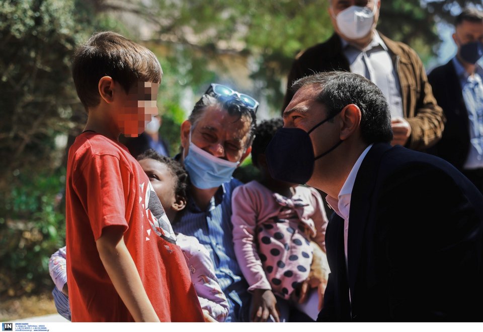 Ο Αλέξης Τσίπρας επισκέφθηκε ανήμερα του Πάσχα το παιδιικό χωριό χωριά SOS στη Βάρη - Φωτογραφία: Γ.Τ ΣΥΡΙΖΑ / ANDREA BONETI