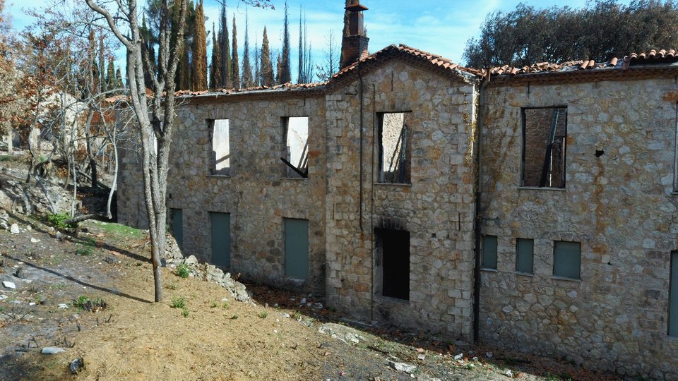 Αποψη από το κτίριο Προσωπικού 