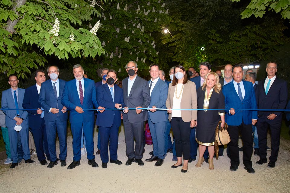 Οι εκπρόσωποι της πολιτικής, αυτοδιοικητικής και τοπικής ζωής που παραβρέθηκαν στα εγκαίνια της Έκθεσης 