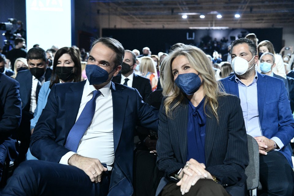 O Κυριάκος Μητσοτάκης με τη σύζυγό του, Μαρέβα Μητσοτάκη / Φωτογραφία: EUROKINISSI-ΤΑΤΙΑΝΑ ΜΠΟΛΑΡΗ