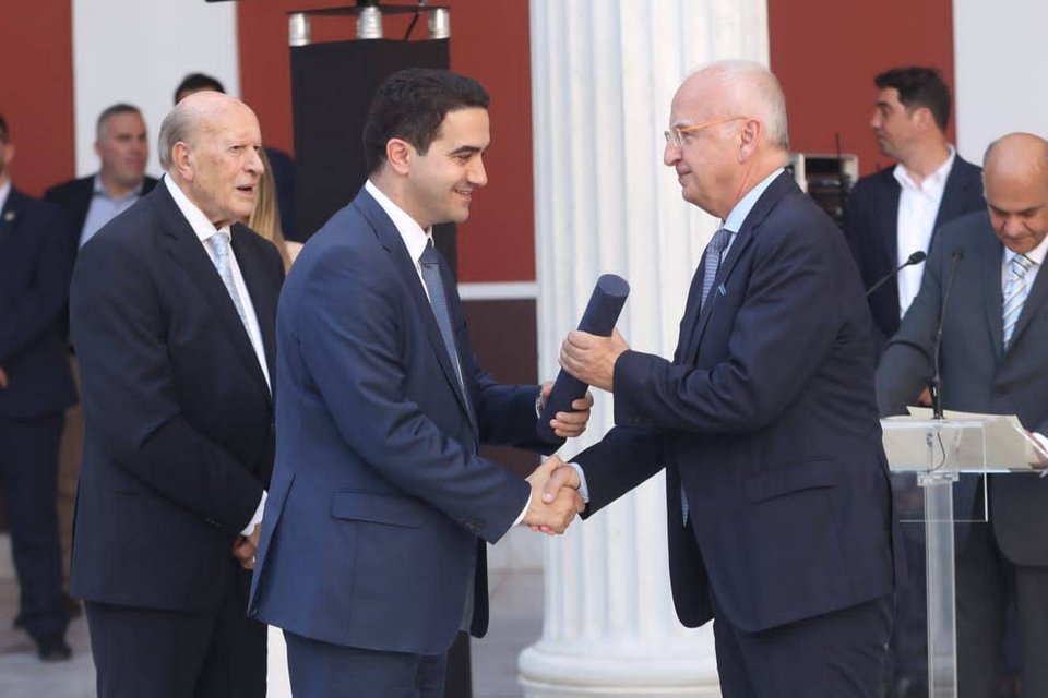 Tάσος Μπούρας