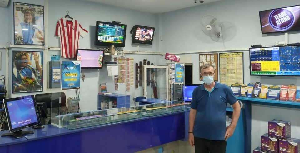 Κυριάκος Καλπακίδης, υπάλληλος του τυχερού καταστήματος ΟΠΑΠ