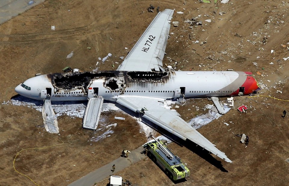 Τα συντρίμμια της πτήσης 214 της Asiana Airlines