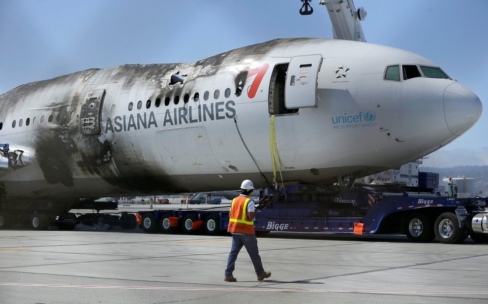 Τα συντρίμμια της πτήσης 214 της Asiana Airlines