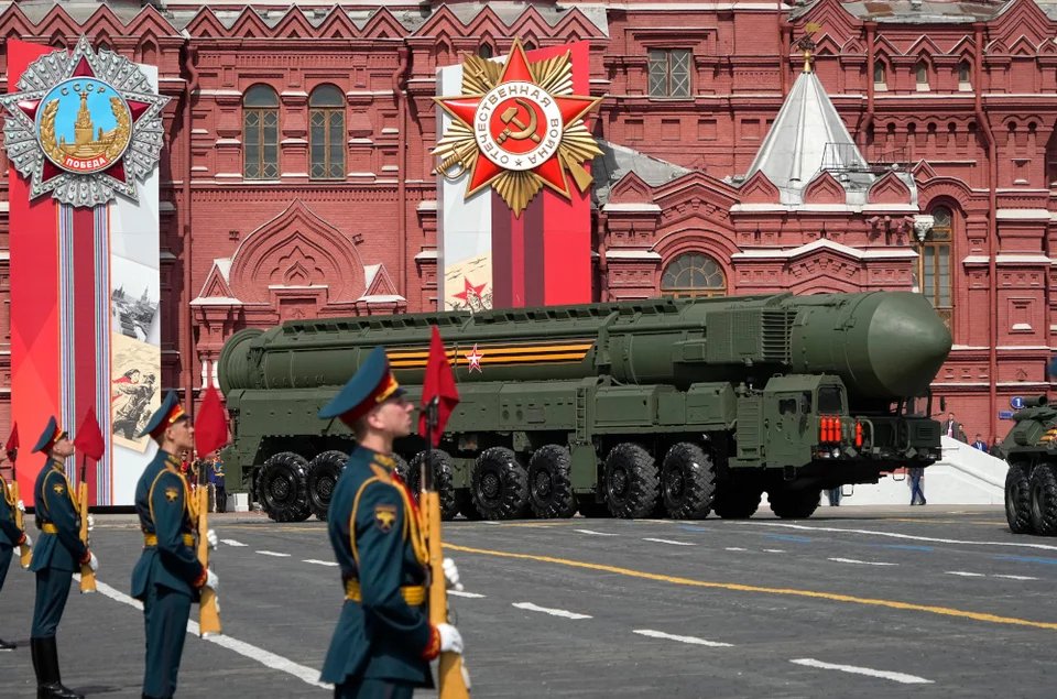 Ο Βλαντιμιρ Πούτιν χρησιμοποιεί την παρέλαση της 9ης Μαϊου για επίδειξη ισχύος 