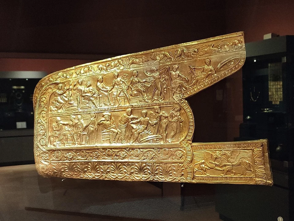 Σκυθικός χρυσός γωρυτός (φαρέτρα) του 4ου π.Χ. αι. από το μουσείο της Μελιτόπολης