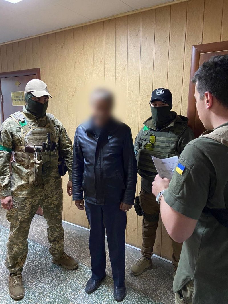O δημοτικός σύμβουλος του Σταρίι Σαλτίβ της ανατολικής Ουκρανίας, Έντουαρντ Κονοβάλοφ κατά τη σύλληψή του