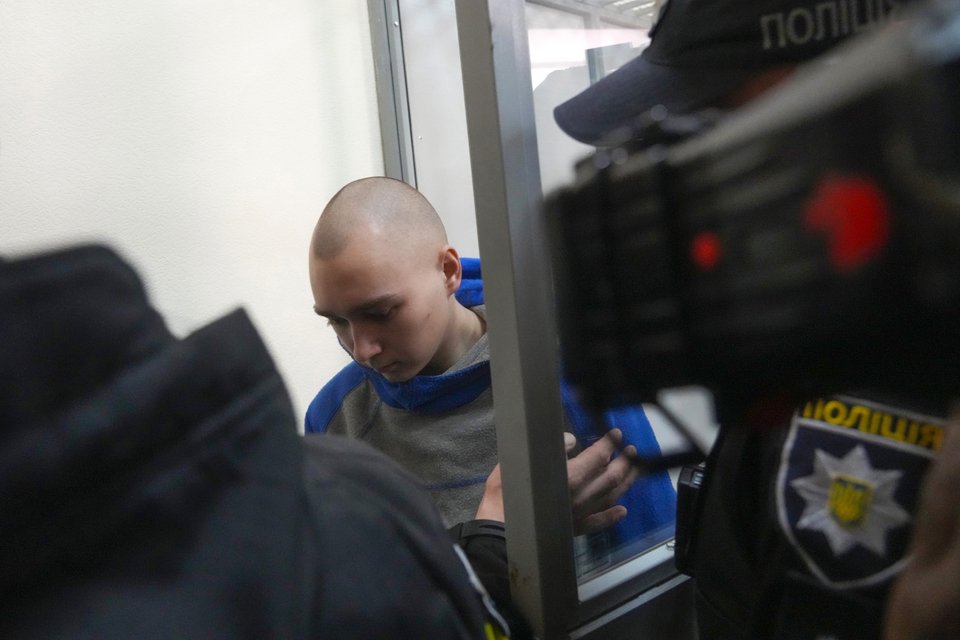 O Κατηγορούμενος για έγκλημα πολέμου 21 χρονος Βαντίμ Σισιμάριν/ Φωτογραφία: AP/ Efrem Lukatsky