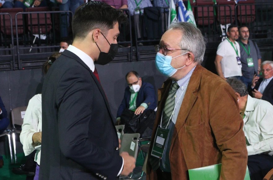 Δεξιά ο Νίκος Αλιβιζάτος, αριστερά ο Παύλος Χρηστίδης