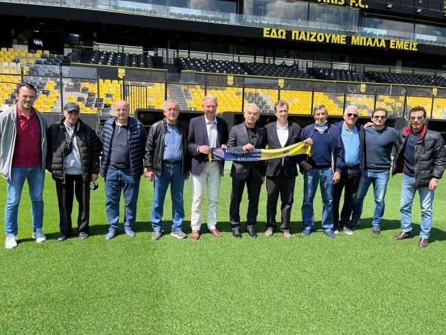 Άλκης Καμπανός, ο πατέρας του με βετεράνους του Άρη
