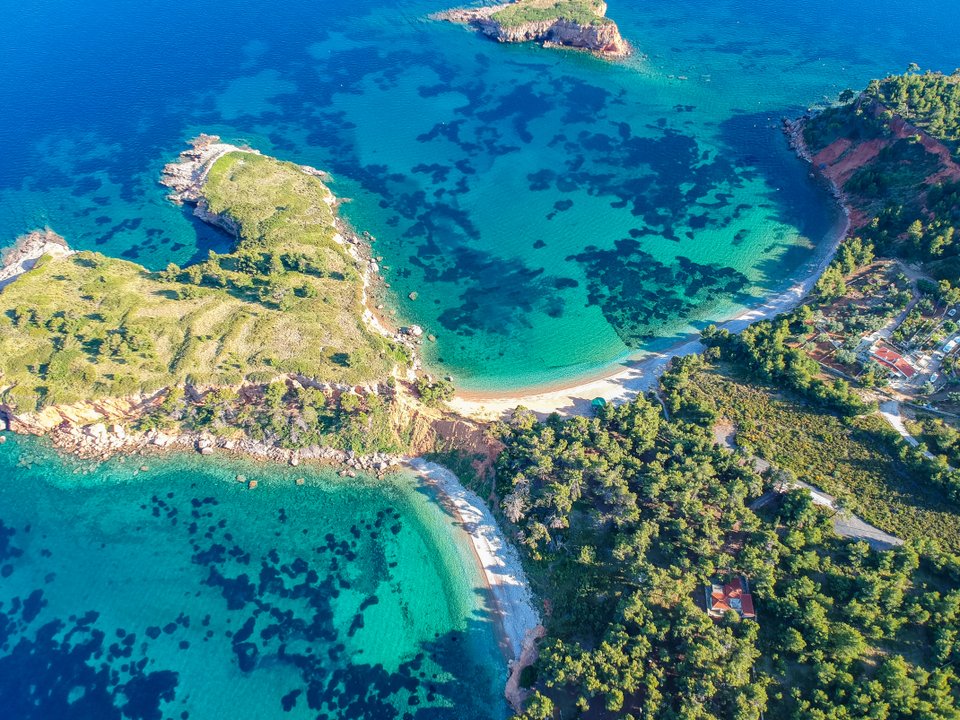 Αλόννησος παραλία Κοκκινόκαστρο