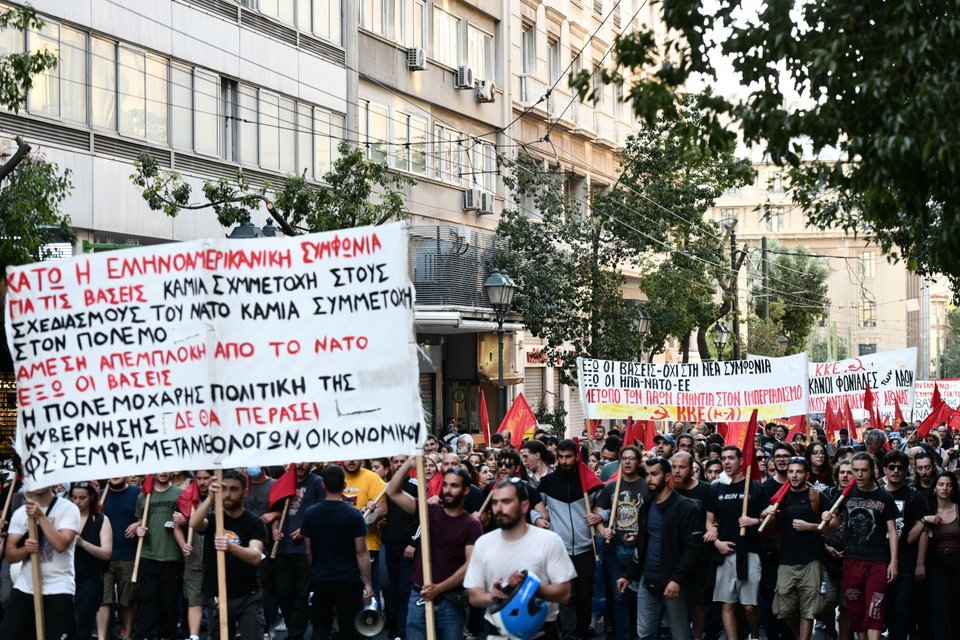 Η διαδήλωση με τόσο συνάντησης την πλατεία Κλαυθμώνος / Φωτογραφία: ΤΑΤΙΑΝΑ ΜΠΟΛΑΡΗ-EUROKINISSI