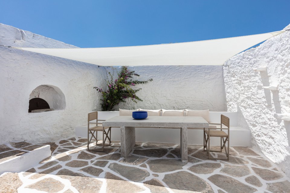 Ενα σπίτι στη Σίκινο με την υπογραφή των Kapsimali Architects