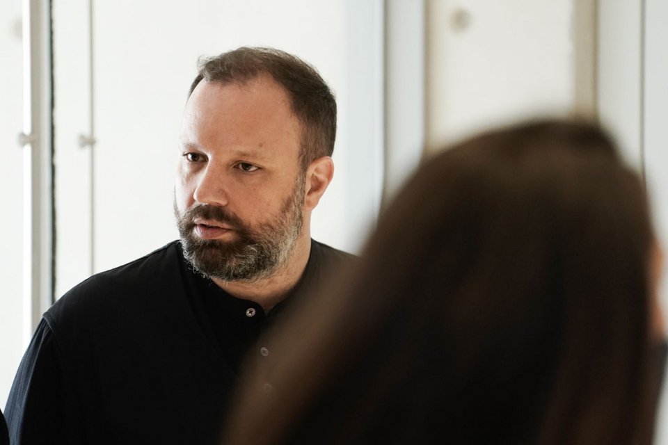 Ο Γιώργος Λάνθιμος στην δημοσιογραφική προβολή της ταινίας Βληχή