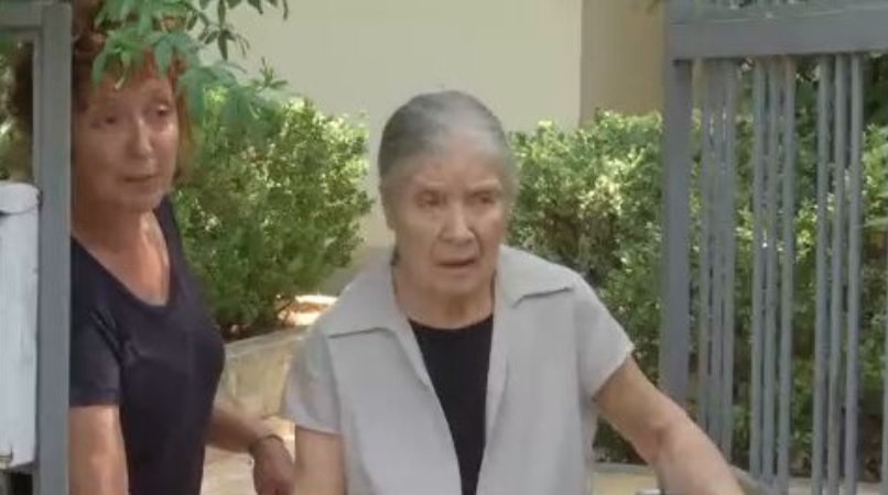 Η γιαγιά (αριστερά) και η προγιαγιά του 6χρονου