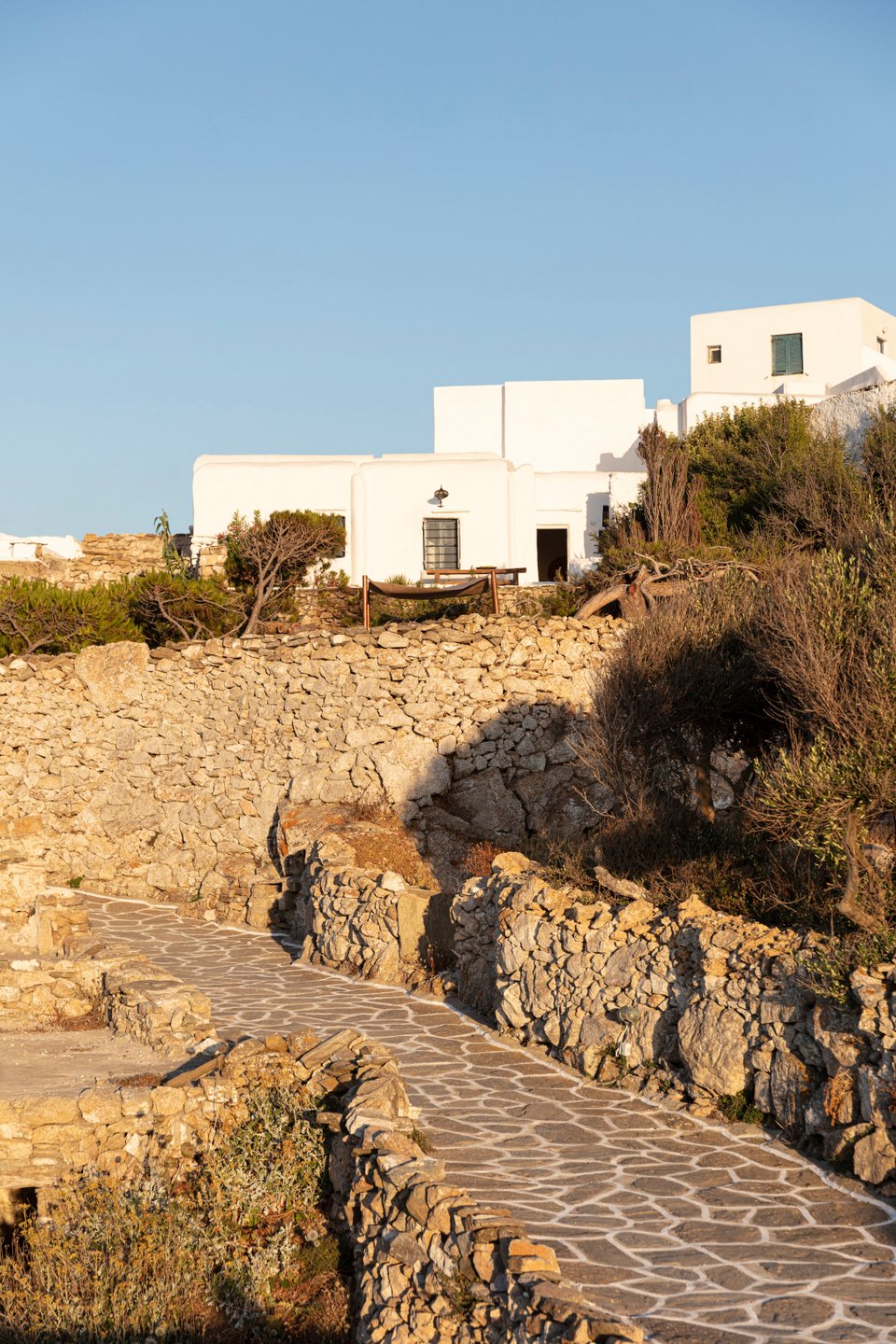 Ενα σπίτι στη Σίκινο με την υπογραφή των Kapsimali Architects