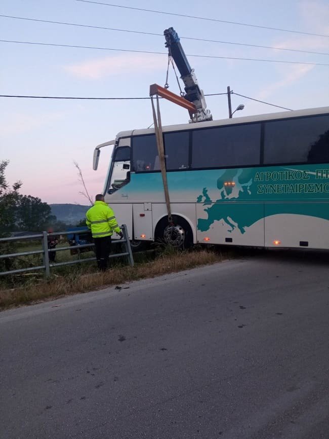 Ατύχημα με λεωφορείο στα Ιωάννινα