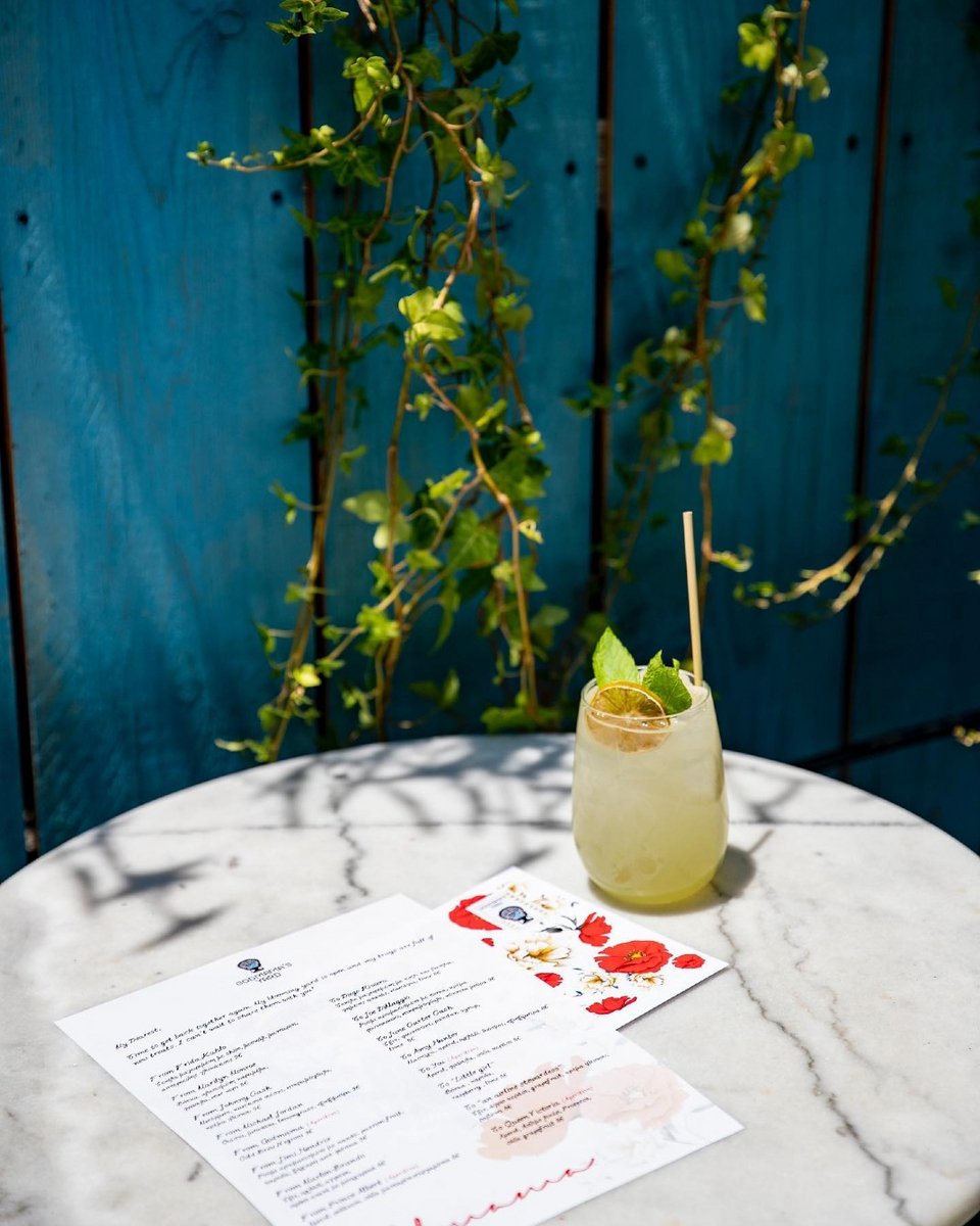μαγαζιά με αυλές cocktails