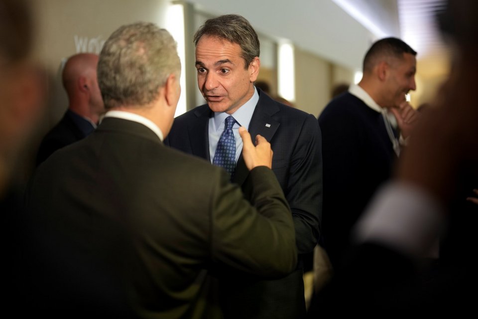 Ο Κυριάκος Μητσοτάκης με τον πρόεδρο της Κολομβίας, Ιβάν Ντούκε / Φωτογραφία: AP Photo/Markus Schreiber