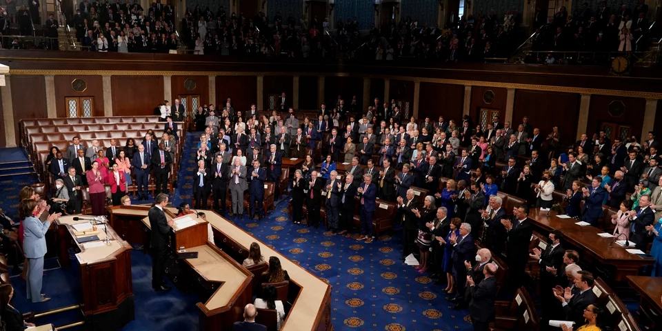 Όρθια τα μέλη του Κογκρέσου χειροκροτούν τον Κυριάκο Μητσοτάκη / Φωτογραφία: AP/Evan Vucci