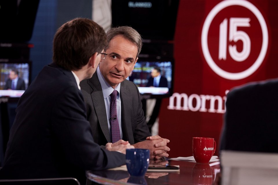 Συνέντευξη Μητσοτάκη στην εκπομπή «Morning Joe», του τηλεοπτικού δικτύου MSNBC, και στους δημοσιογράφους Joe Scarborough και Mika Brzezinski / Φωτογραφία: ΓτΠ/Δημήτρης Παπαμήτσος
