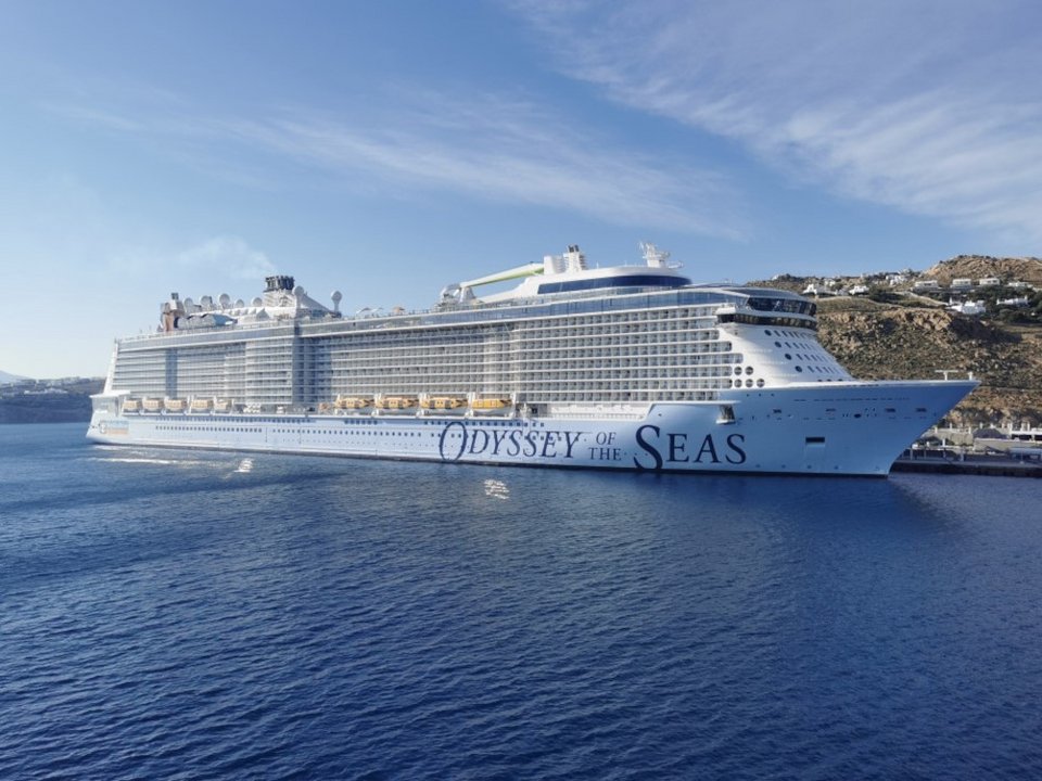 To κρουαζιερόπλοιο «Odyssey of the Seas» στη Μύκονο / cyclades24.gr