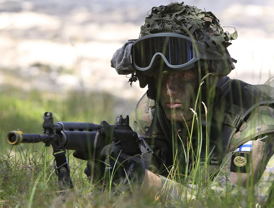 Φινλανδός αμφίβιος στρατιώτης συμμετέχει σε άσκηση του ΝΑΤΟ/ Φωτογραφία: AP/ Czarek Sokolowski 