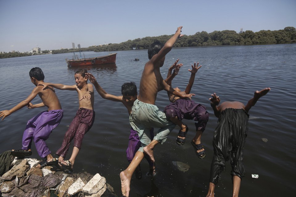 Φωτογραφία: AP/ Fareed Khan