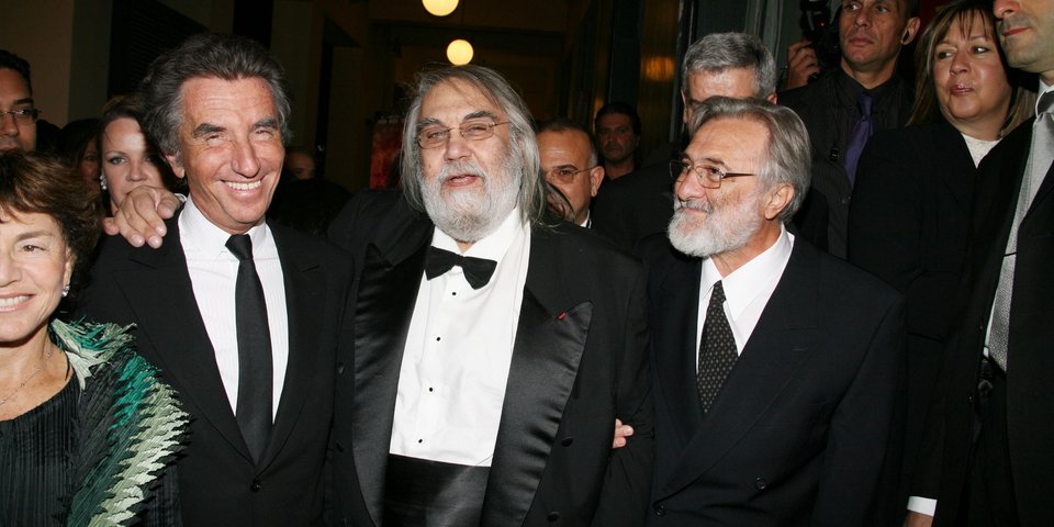 O Βαγγέλης Παπαθανασίου με τον Ζαν Λανγκ και τον Γιάννη Σμαραγδή στην πρεμιέρα της ταινίας «El Greco» / Φωτογραφία: NDP
